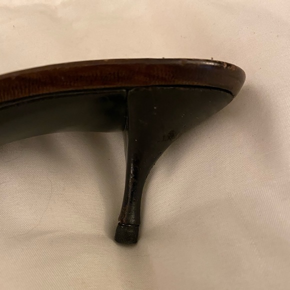 Prada pointy toe kitten heel - Picture 3 of 6